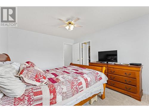 681 Cook Road, Kelowna, BC - Indoor Photo Showing Bedroom