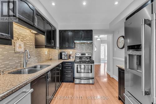 155 Bighorn Crescent, Brampton (Sandringham-Wellington), ON - Indoor Photo Showing Kitchen With Double Sink With Upgraded Kitchen