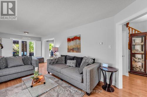 155 Bighorn Crescent, Brampton (Sandringham-Wellington), ON - Indoor Photo Showing Living Room