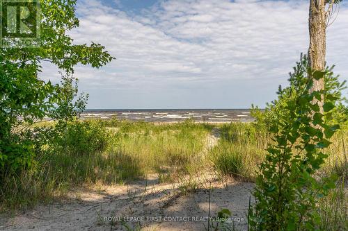 530 River Road E, Wasaga Beach, ON - Outdoor With View