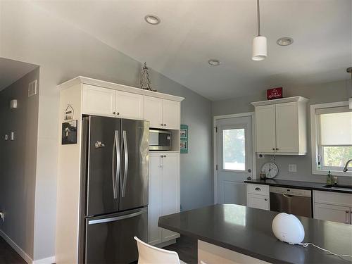 430 Currie Road, Swan River, MB - Indoor Photo Showing Kitchen