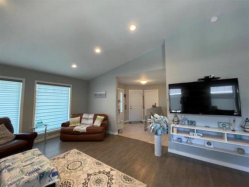 430 Currie Road, Swan River, MB - Indoor Photo Showing Living Room