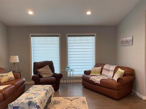 430 Currie Road, Swan River, MB - Indoor Photo Showing Living Room