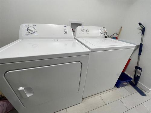 430 Currie Road, Swan River, MB - Indoor Photo Showing Laundry Room