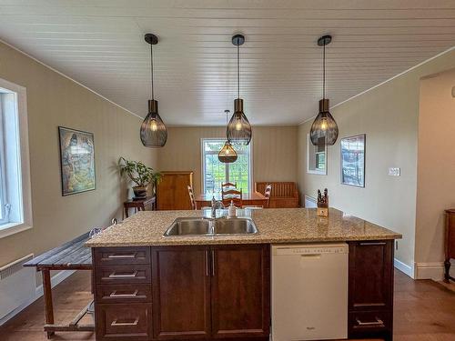 Cuisine - 1444 Route 148, Grenville-Sur-La-Rouge, QC - Indoor Photo Showing Kitchen With Double Sink