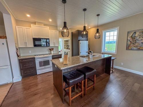 Cuisine - 1444 Route 148, Grenville-Sur-La-Rouge, QC - Indoor Photo Showing Kitchen With Double Sink