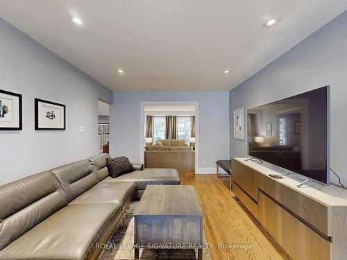 60 Ferndell Circ, Markham, ON - Indoor Photo Showing Living Room