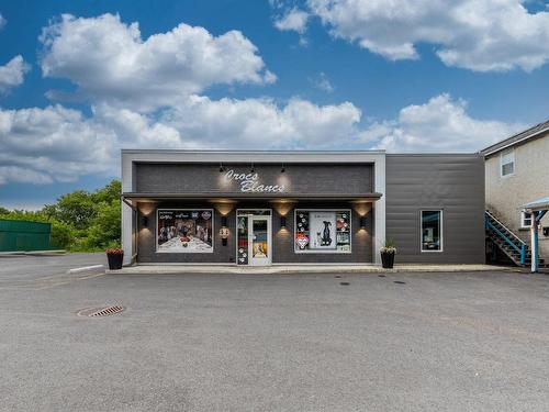 Frontage - 2 Route 104, Saint-Jean-Sur-Richelieu, QC - Outdoor