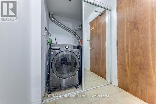 2603 - 4090 Living Arts Drive, Mississauga (City Centre), ON - Indoor Photo Showing Laundry Room