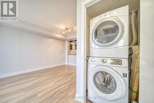 3525 - 135 Village Green Square, Toronto (Agincourt South-Malvern West), ON - Indoor Photo Showing Laundry Room