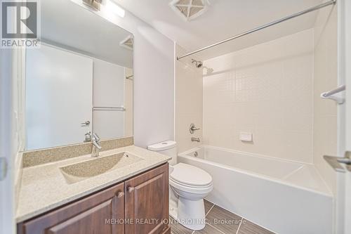 3525 - 135 Village Green Square, Toronto (Agincourt South-Malvern West), ON - Indoor Photo Showing Bathroom