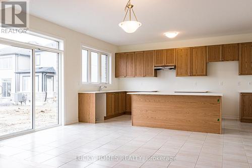 209 Flavelle Way, Peterborough (Northcrest), ON - Indoor Photo Showing Kitchen