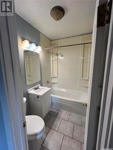 1357 Aberdeen Street, Regina, SK - Indoor Photo Showing Bathroom