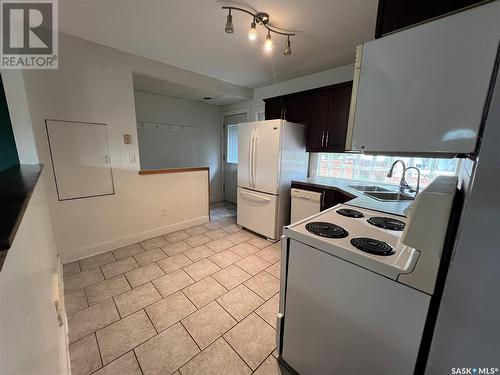 1357 Aberdeen Street, Regina, SK - Indoor Photo Showing Kitchen With Double Sink