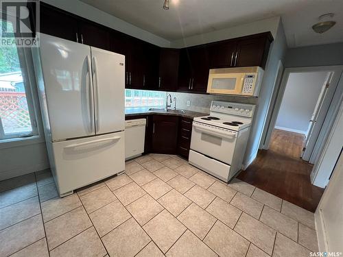 1357 Aberdeen Street, Regina, SK - Indoor Photo Showing Kitchen