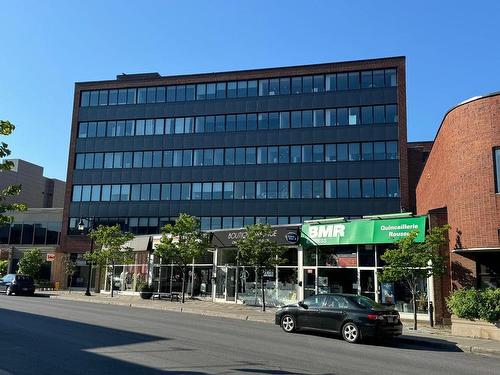 FaÃ§ade - 410-465 Av. Victoria, Saint-Lambert, QC 