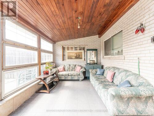 31 Demaris Avenue, Toronto (Glenfield-Jane Heights), ON - Indoor Photo Showing Living Room