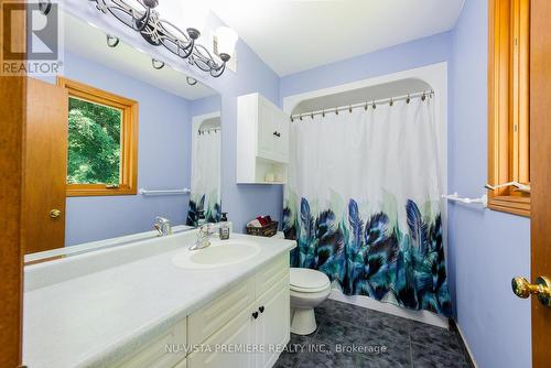 59 Exmouth Drive, London, ON - Indoor Photo Showing Bathroom