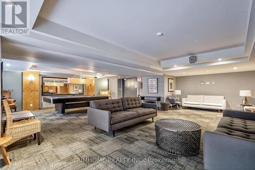 905 - 11 St. Joseph Street, Toronto (Bay Street Corridor), ON - Indoor Photo Showing Living Room