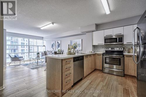 905 - 11 St. Joseph Street, Toronto (Bay Street Corridor), ON - Indoor Photo Showing Kitchen