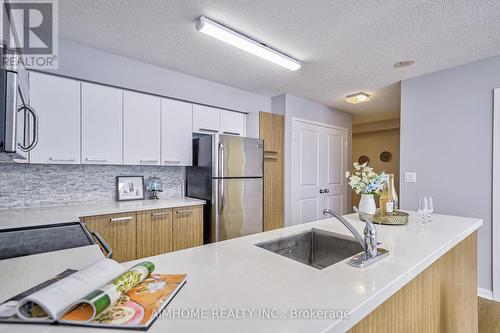 905 - 11 St. Joseph Street, Toronto (Bay Street Corridor), ON - Indoor Photo Showing Kitchen