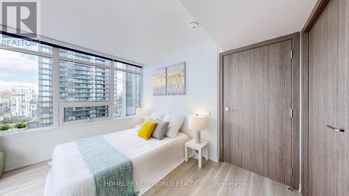 2006 - 17 Bathurst Street, Toronto (Waterfront Communities), ON - Indoor Photo Showing Bedroom