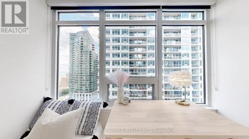 2006 - 17 Bathurst Street, Toronto (Waterfront Communities), ON - Indoor Photo Showing Other Room