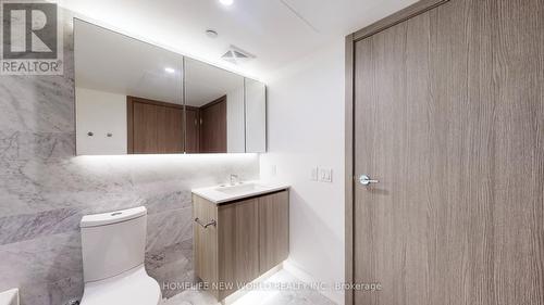 2006 - 17 Bathurst Street, Toronto (Waterfront Communities), ON - Indoor Photo Showing Bathroom