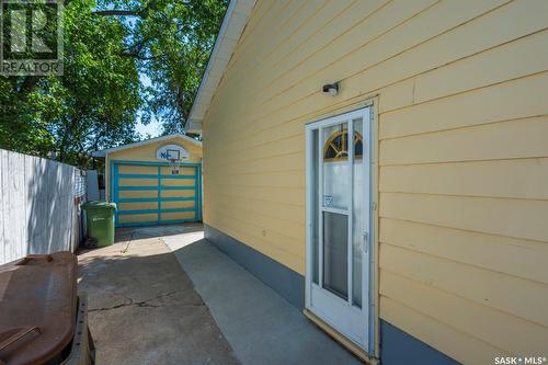 173 Cambridge Avenue, Regina, SK - Outdoor With Deck Patio Veranda With Exterior