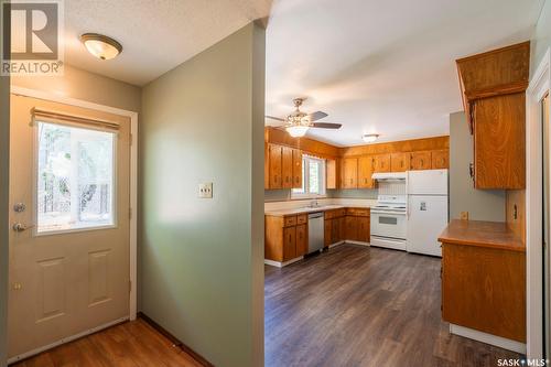 173 Cambridge Avenue, Regina, SK - Indoor Photo Showing Kitchen