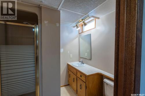 173 Cambridge Avenue, Regina, SK - Indoor Photo Showing Bathroom