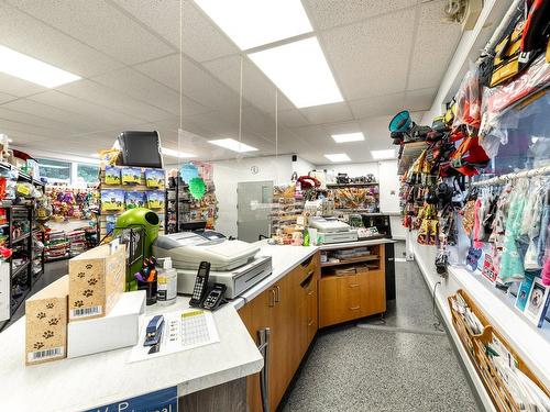 Commerce - 2 Route 104, Saint-Jean-Sur-Richelieu, QC - Indoor With Storage