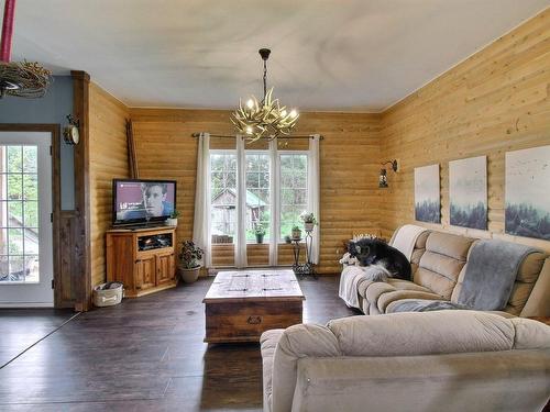 Salon - 600Z 8E Rang S., Courcelles, QC - Indoor Photo Showing Living Room