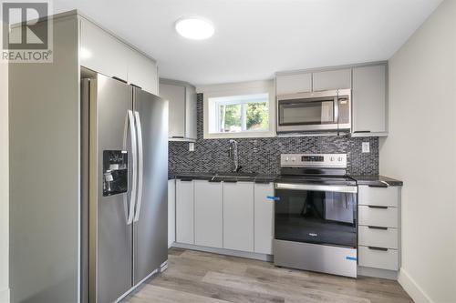 109 Cornwall Avenue, St. John'S, NL - Indoor Photo Showing Kitchen With Upgraded Kitchen