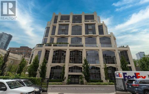 401 - 3 Mcalpine Street, Toronto (Annex), ON - Outdoor With Facade