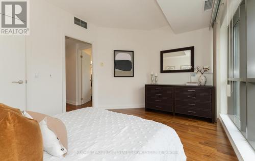 401 - 3 Mcalpine Street, Toronto (Annex), ON - Indoor Photo Showing Bedroom