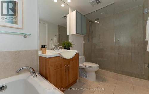 401 - 3 Mcalpine Street, Toronto (Annex), ON - Indoor Photo Showing Bathroom