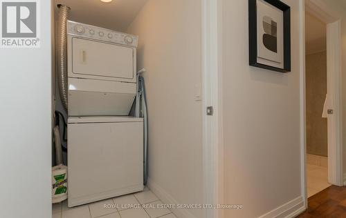 401 - 3 Mcalpine Street, Toronto (Annex), ON - Indoor Photo Showing Laundry Room