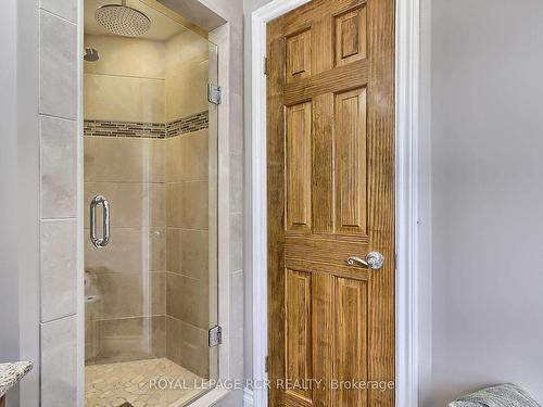 228 Bayshore Rd E, Innisfil, ON - Indoor Photo Showing Bathroom