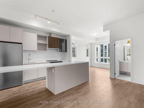 3047 Trailside Dr, Oakville, ON - Indoor Photo Showing Kitchen