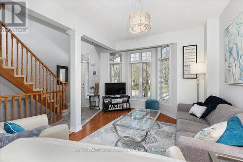 979 Lake Drive E, Georgina (Sutton & Jackson'S Point), ON - Indoor Photo Showing Living Room