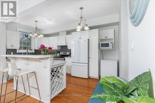 979 Lake Drive E, Georgina (Sutton & Jackson'S Point), ON - Indoor Photo Showing Kitchen