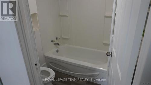 5 Balsam Ave, Kirkland Lake, ON - Indoor Photo Showing Bathroom