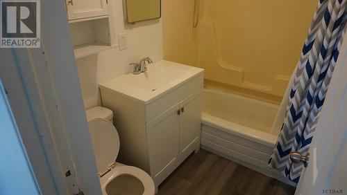 5 Balsam Ave, Kirkland Lake, ON - Indoor Photo Showing Bathroom