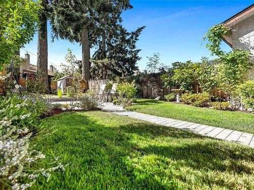 1123 Goldstream Ave, Langford, BC - Outdoor