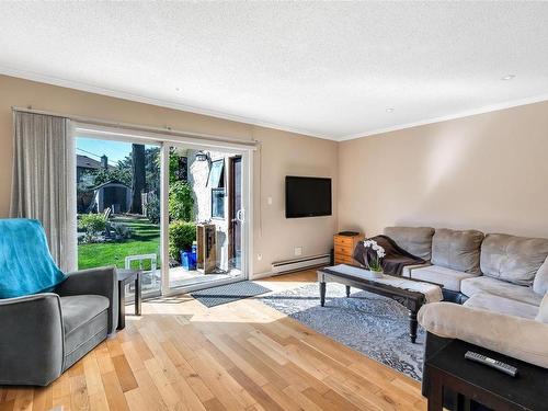 1123 Goldstream Ave, Langford, BC - Indoor Photo Showing Living Room