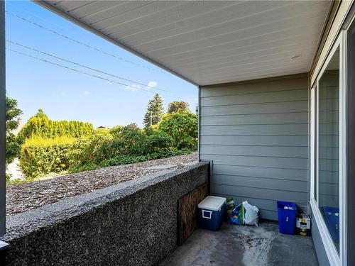 1F-690 Colwyn St, Campbell River, BC - Outdoor With Exterior