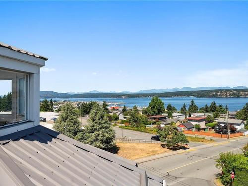 1F-690 Colwyn St, Campbell River, BC - Outdoor With Body Of Water With View