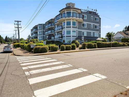 1F-690 Colwyn St, Campbell River, BC - Outdoor With Facade