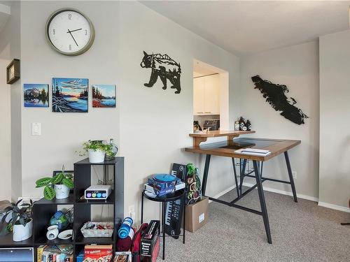 1F-690 Colwyn St, Campbell River, BC - Indoor Photo Showing Other Room